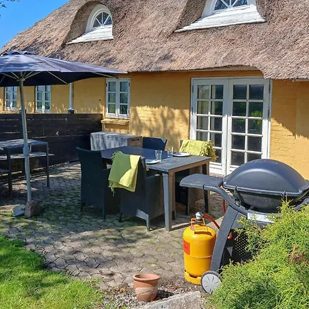 2 Bedroom Pet Friendly In Casa vacanze Thyholm